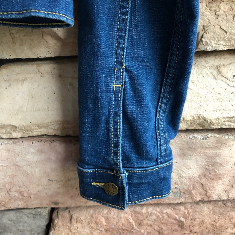Calvin Klein blue denim cropped jean jacket NWT L - Picture 2 of 9